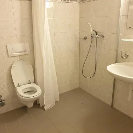 公寓 Ferienwohnung, 8-14 Personen 萨斯格伦德